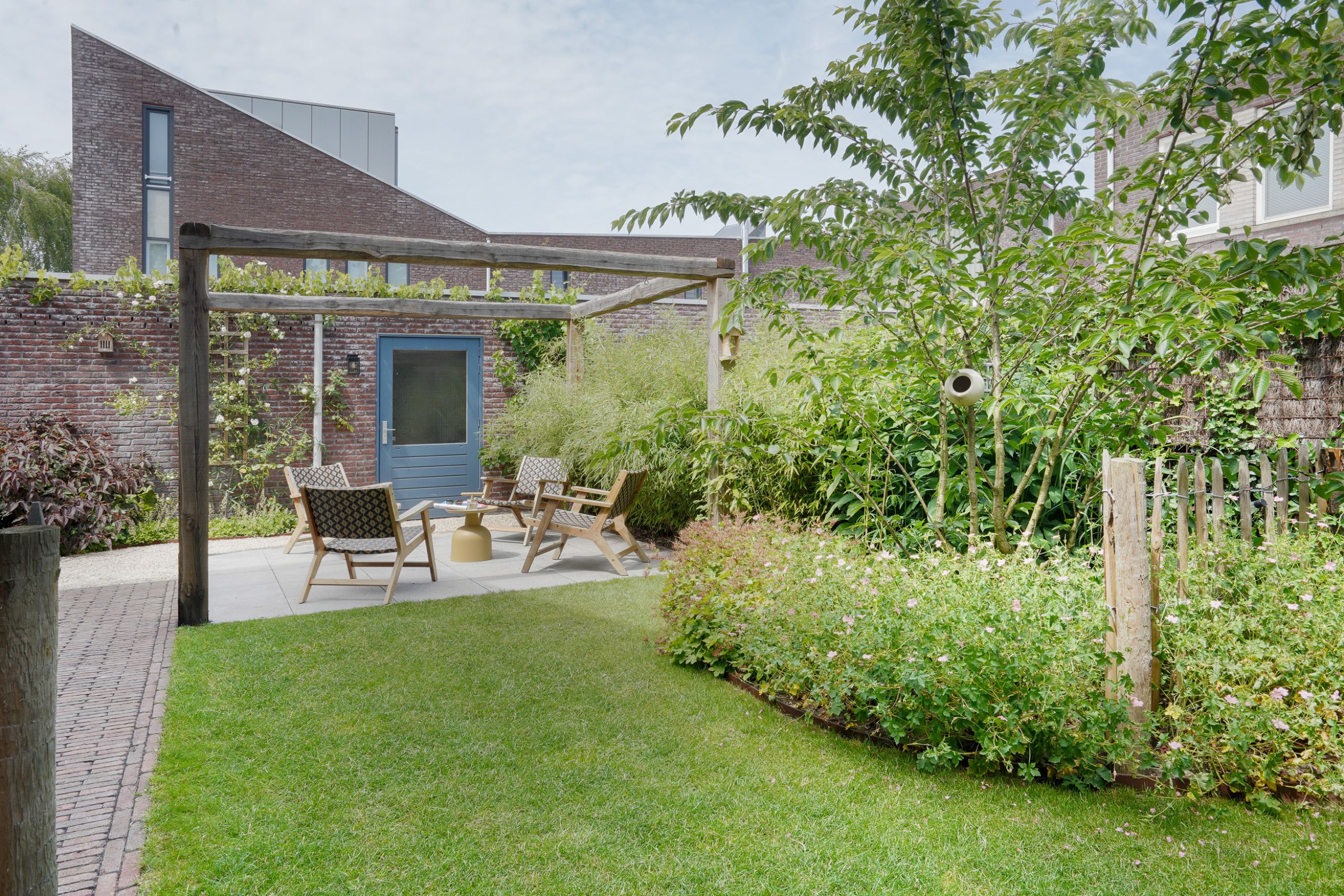 Heerlijke ruimtelijke tuin